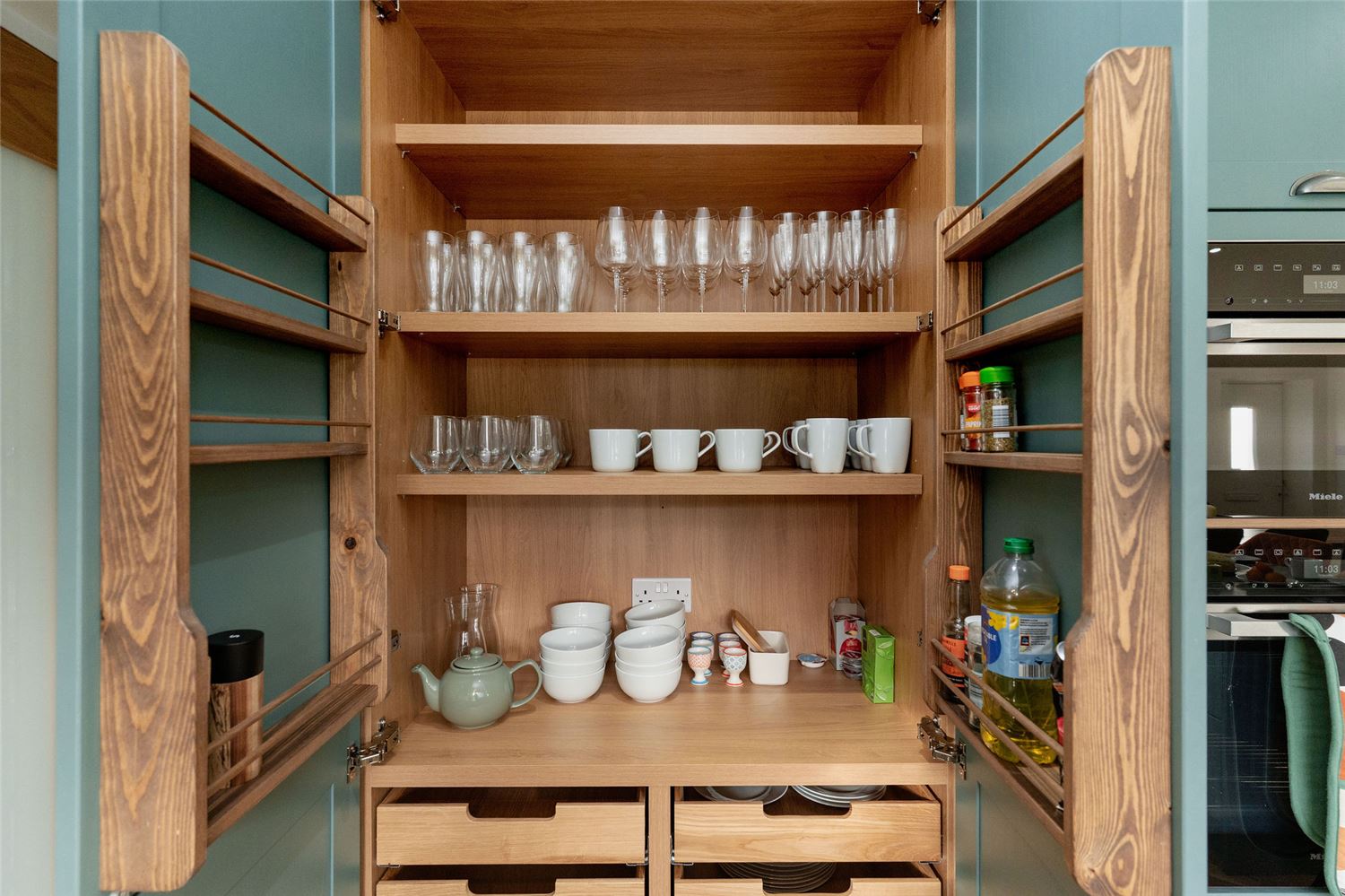 Well equipped with all you should need to cook a great meal